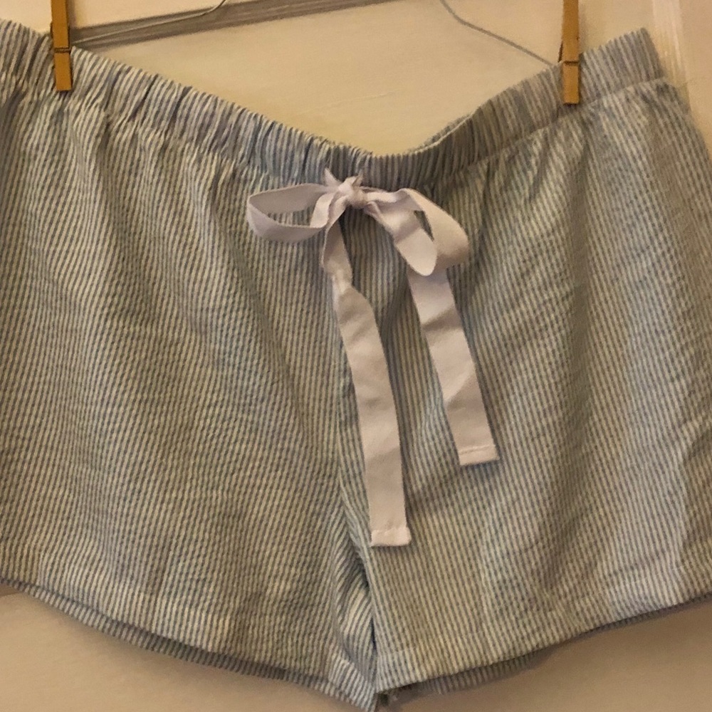A1  Blue Seersucker Shorts NWT EllieO